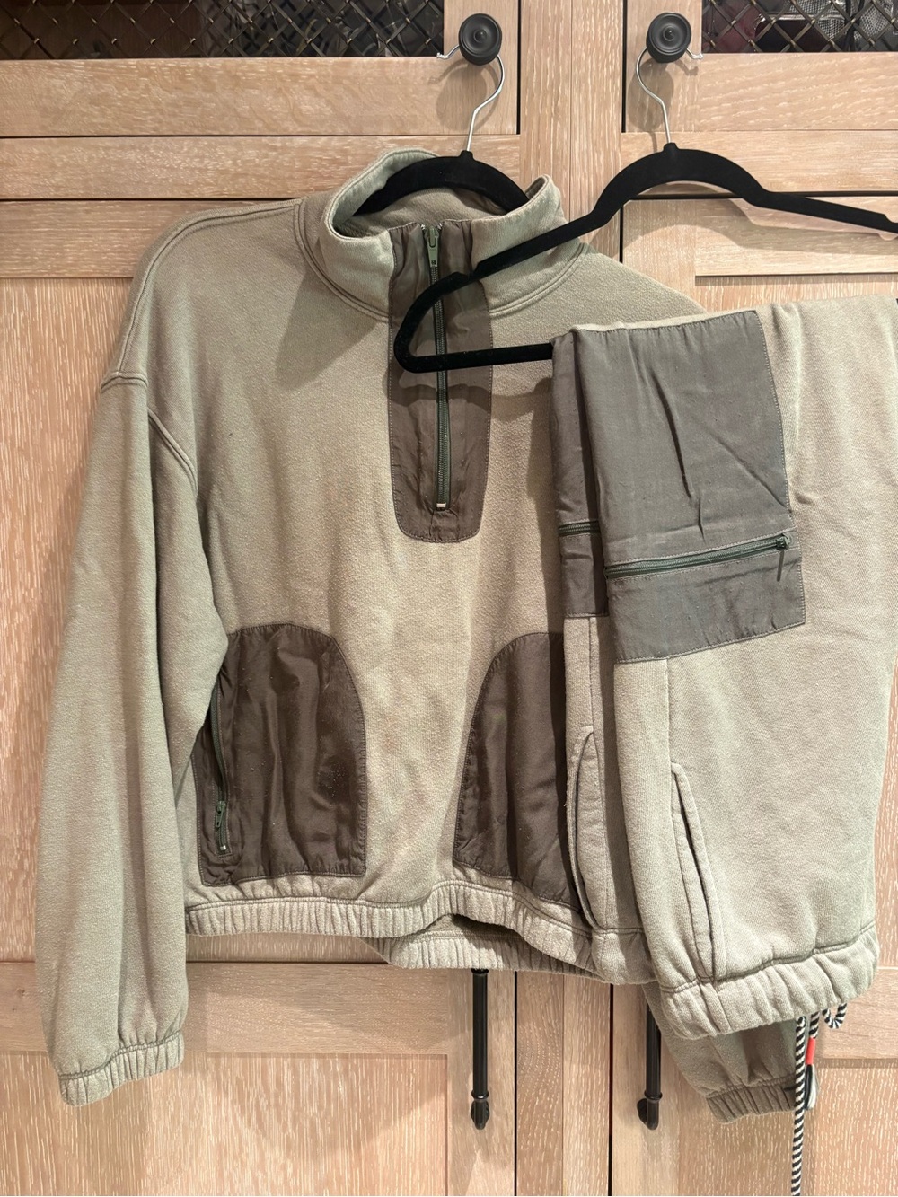 Sundry Womans Two-Tone Quarter-Zip Fleece Sweater in Taupe and Dark Brown